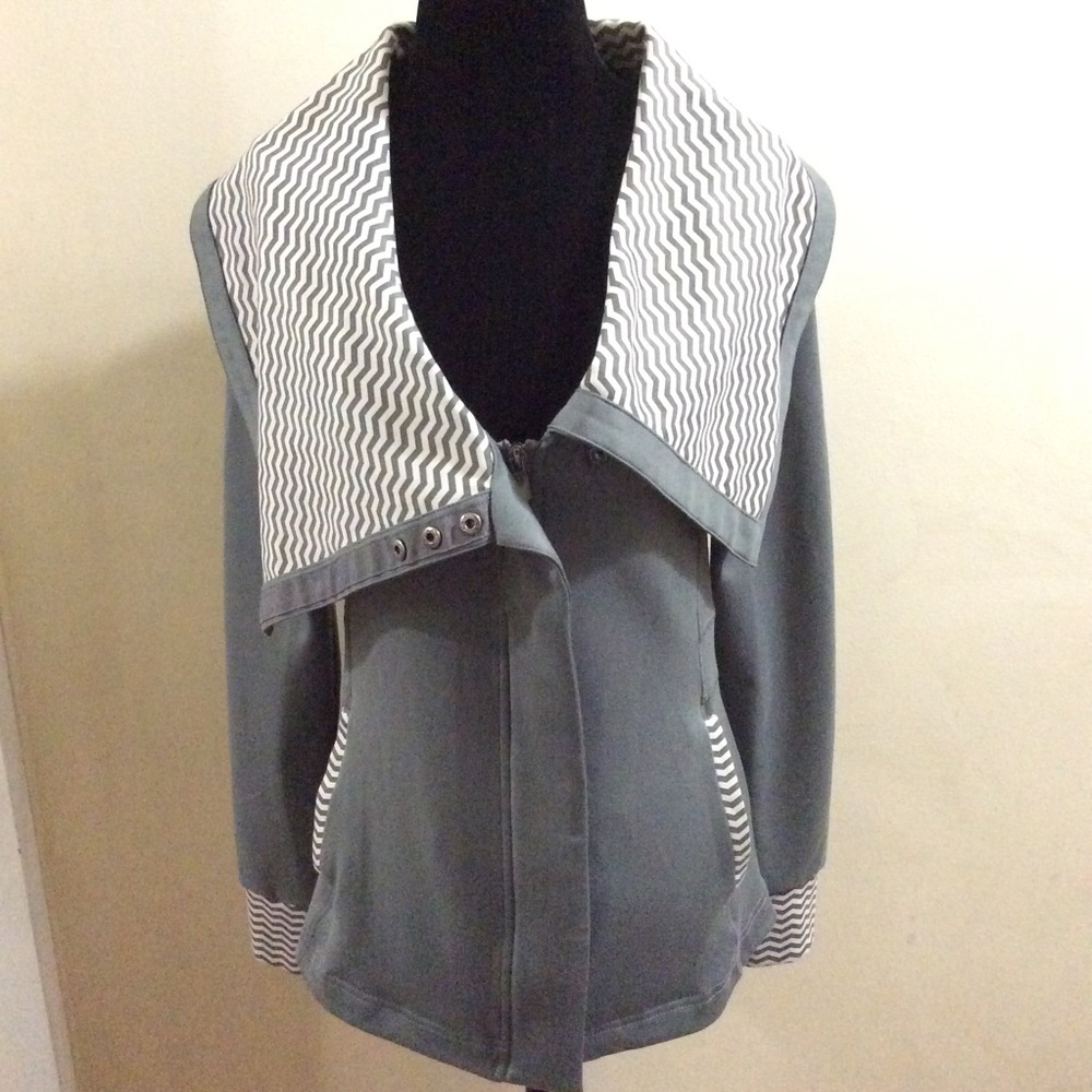 Kyodan cowl neck light activewear jacket